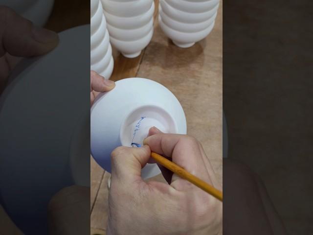초벌기에 도마담 서명하기 #handmadepottery #수제도자기 #수제그릇