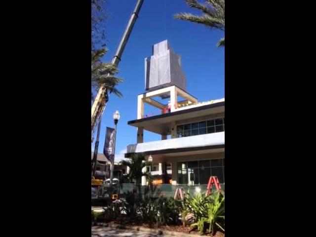 Shoppes of St Pete LED Light Tower