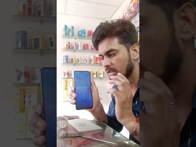 Vivo y20 display light