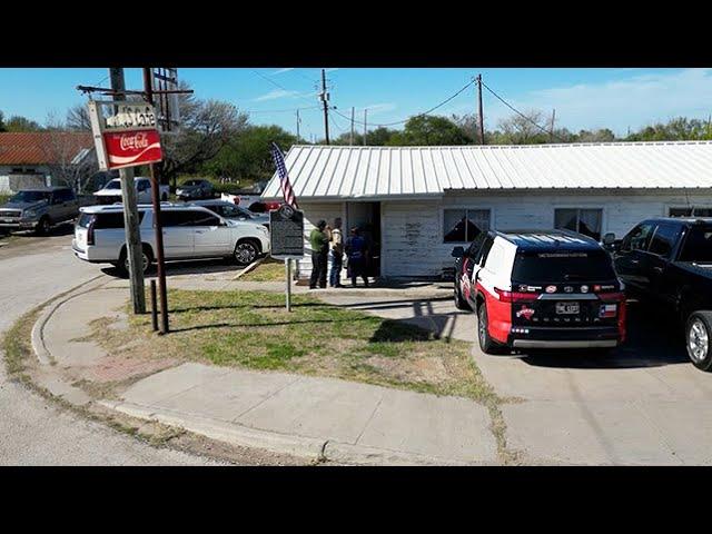 The Texas Bucket List - Lala's Cafe in Mirando City