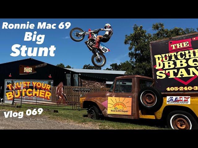 Ronnie Mac 69 does a Big Stunt