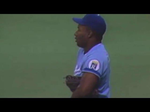 KC@SEA: Bo Jackson's cannon gets Reynolds at home