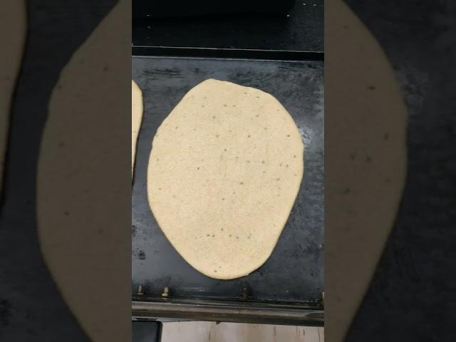 aaj maine khood Ghar per naan banayee