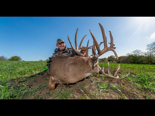 Bowhunting "ShowTime" A 194 4/8” Iowa GIANT! | A 20 Pt Buck |