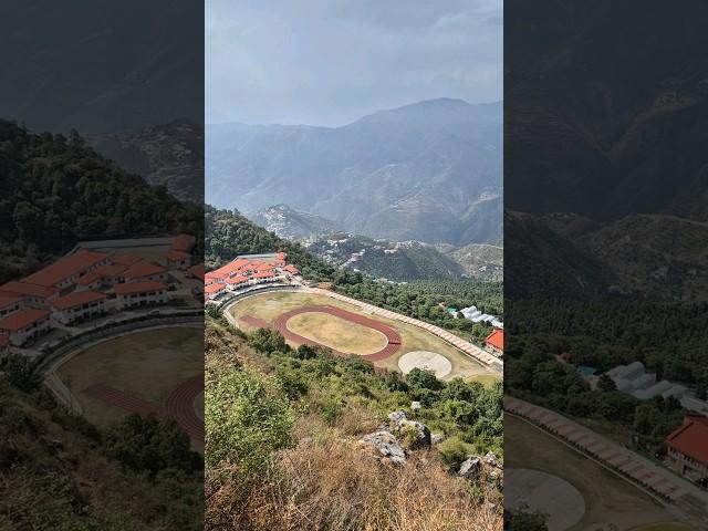 helipad on hill... #breathtakingviews #hilltop #surprise #short #melodi #travel