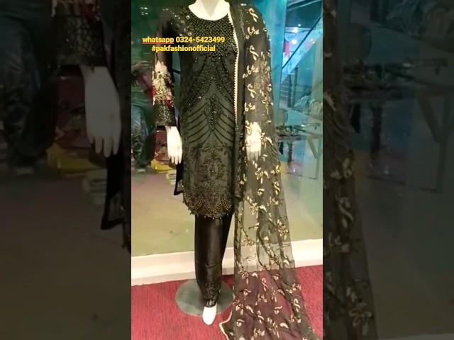 #pakfashionofficial #youtubeshorts #fancycollection #latestdesign #brandedsuits #pak#cloth #ytshorts