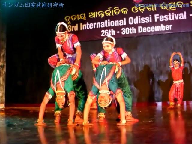 Beautiful Boy's Yoga Dance : Gotipua Odissi vol.1