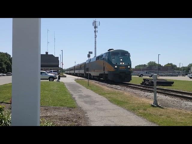 VIA 76 leaving Chatham station. Jun 14, 2022