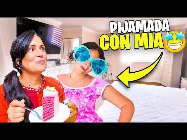 PIJAMADA con MIA y Reacción de mi Mamá al Cake OSO  Sandra Cires Vlog