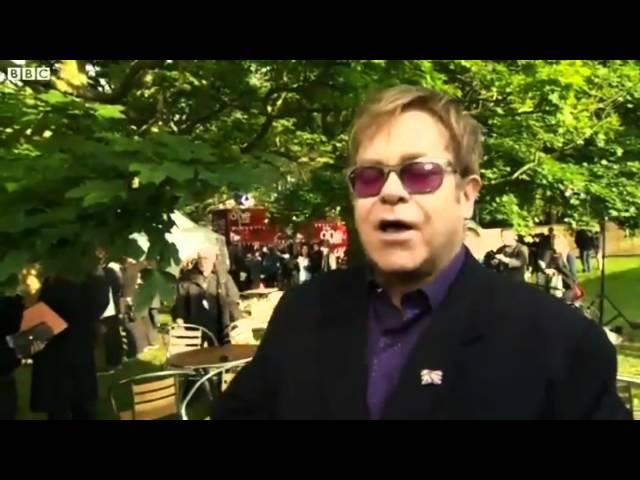 Elton John backstage at The Queen's Diamond Jubilee concert