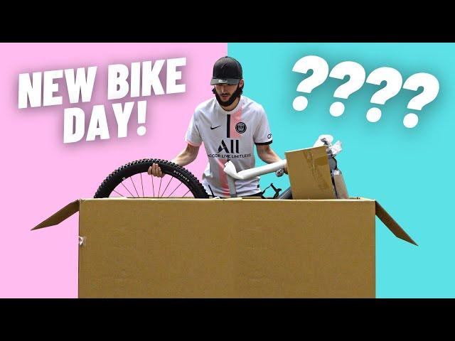 New bike unboxing! Time to try something different...