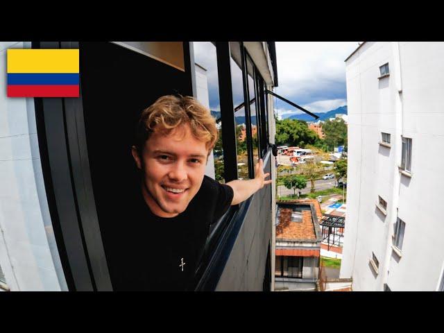 I Sold Everything & Moved to Colombia 