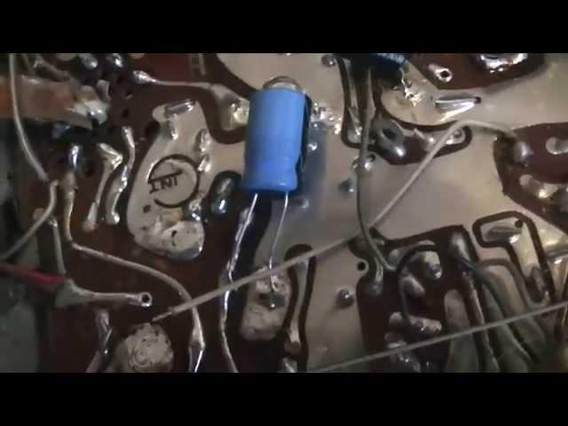 Swap Röhrenradio electrolytic capacitors, capacitor replacement tutorial - eflose #197