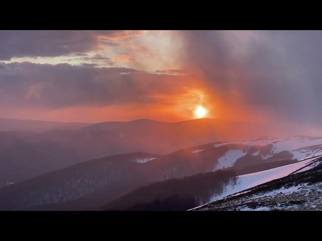 Spektakularny ZACHÓD SŁOŃCA podziwiany na zboczach TARNICY 1346m, 10 kwiecień 2022