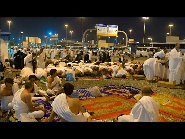 Emotional Journey : Hajj Pilgrims Leave Mina for Muzdalifah || Hujajj spend the night in Muzdalipha
