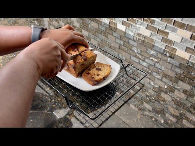 Easy and moist ONE BOWL chocolate banana bread | How to bake banana bread at home