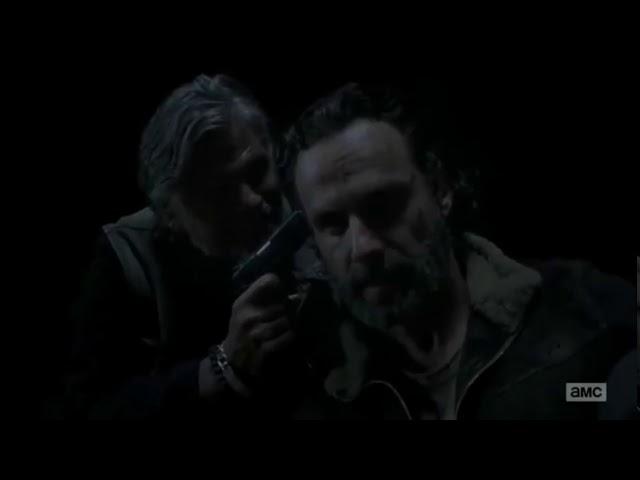 Walking Dead - Rick bites off neck