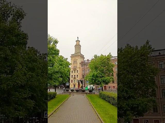 на Малодесткосельском проспекте, угол Московского