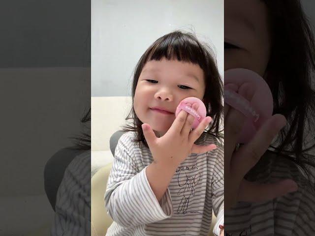 Why is my daughter not happy when we first come to a high-end place? #human infant# cute baby# dad
