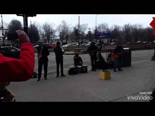 Amazing Chicago street jazz band