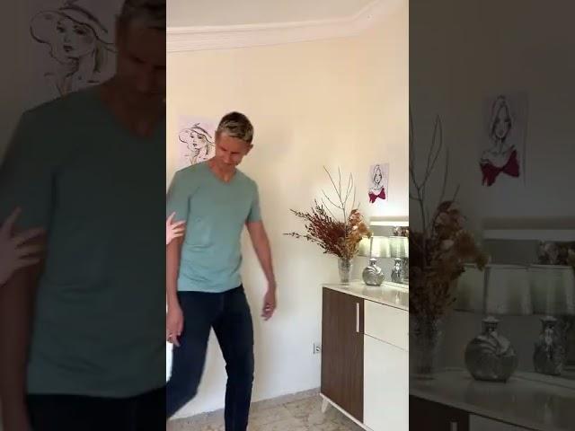 أفكار جريئة لتعديل الملابس بحركة واحدة بالمقص ️