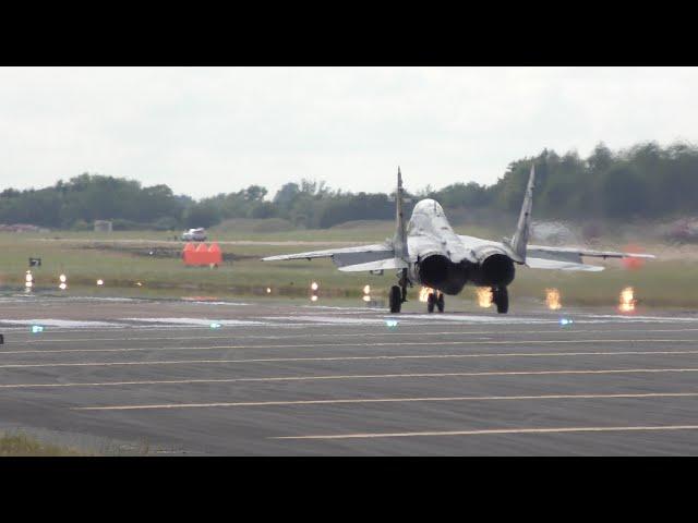 Mig-29 spectacular almost vertical take off RIAT airshow Миг 29 Вертикальный взлёт Air tattoo 4K