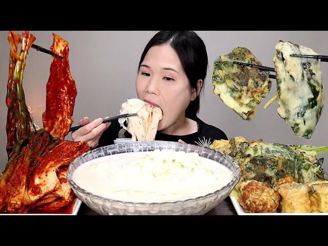 How to eat spicy Silbi Kimchi less spicy~️ It's so delicious with savory soybean noodles 