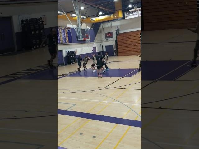 Assist Through Traffic #sports #basketball #awareness #iq #vision #passing #dish #intraffic #motion