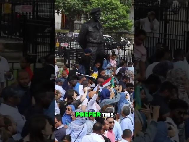 Unexpected Tourist Attraction: You Won't Believe What They're Staring At!