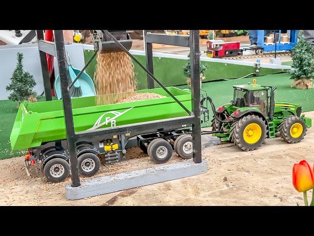 Tractors, RC Trucks and stunning RC Machines on a huge playground