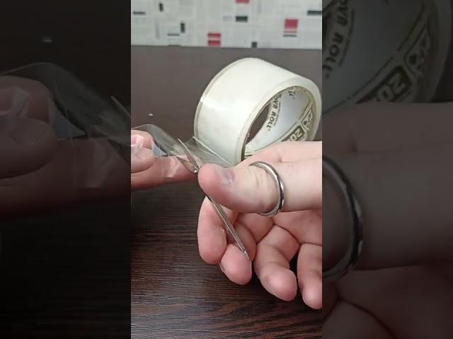 Лайфхак как оторвать скотч ровно. 100% работает.