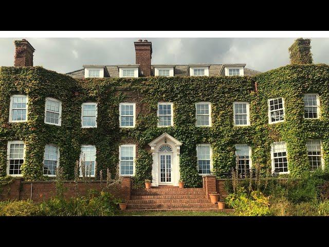 Our Huge Holiday Home! | The Radford Family