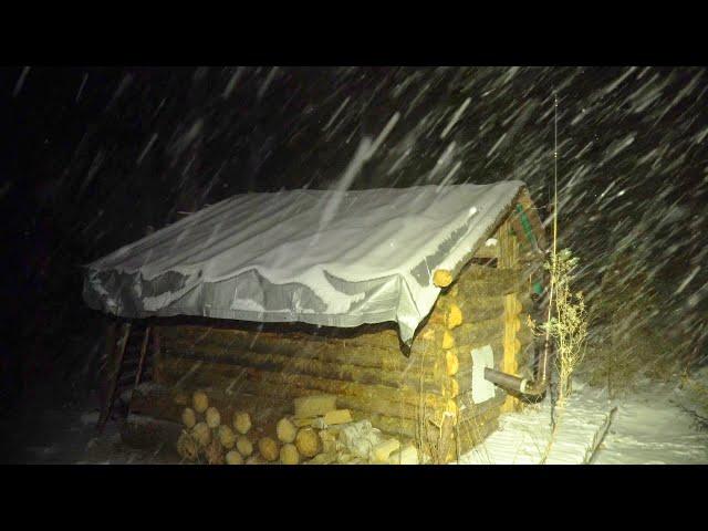 HIDING FROM A SNOWSTORM IN AN ABANDONED LOG CABIN. WINTER IS COMING!