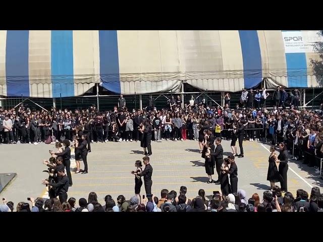 Mehmet Niyazi Altuğ Anadolu Lisesi(MNA) vals gösterisi