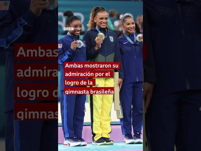 El hermoso gesto de Simone Biles y Jordan Chiles con Rebeca Andrade en el podio de París 2024