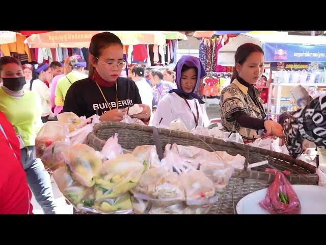 Compilation Cambodian Street Food - Daily Lifestyle & Activities of Vendors Selling Food