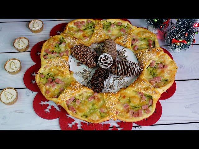 Puff Pastry. Appetizer Christmas wreath of puff pastry SIMPLE, FAST, SCENIC