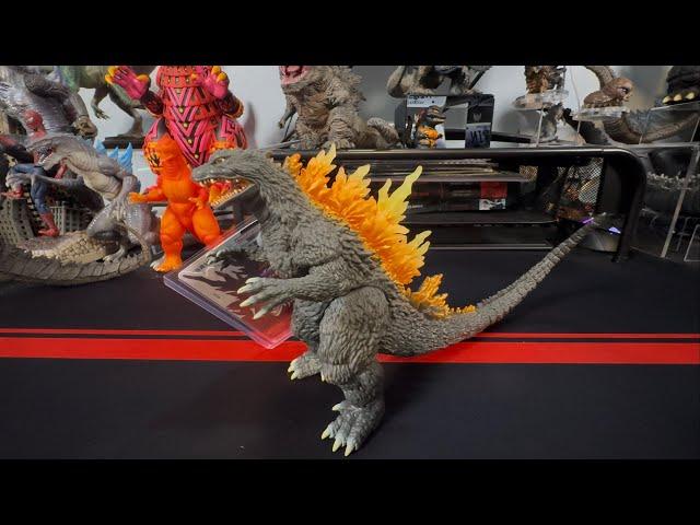 Is this the Most Eye Catching Bandai Figure?| Movie Monster Series Godzilla 2000 2.0 Heat Ray Review