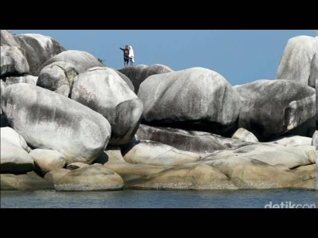 Enjoy the view of Tanjung Tinggi beach, which is located in Sijuk, Belitung, Bangka Belitung