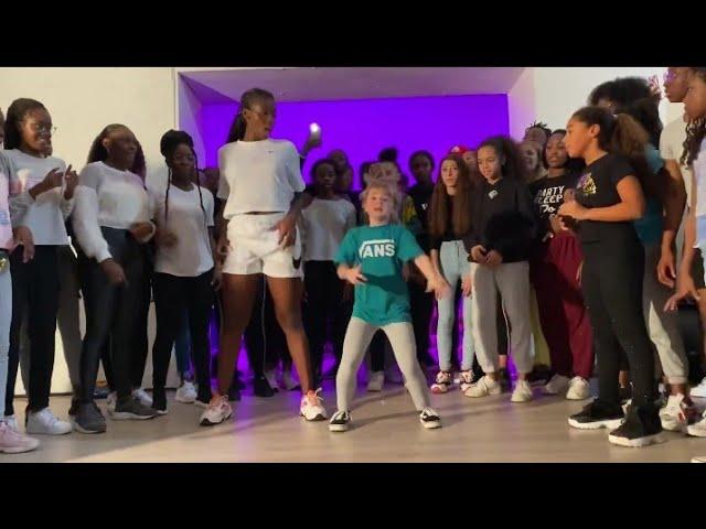 Viral Kid Dancer and Her Teacher Dancing.