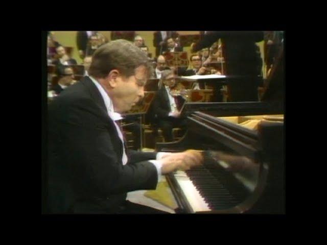 Emil Gilels - Tchaikovsky: Piano Concerto No.1 - Symphony Orchestra - Alfred Wallenstein (1969)