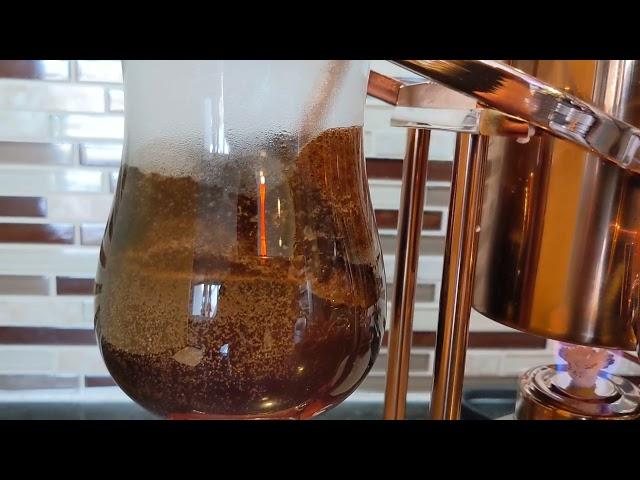 Belgian Royal balance siphon coffee maker in action. Best Coffee? MAGIC!