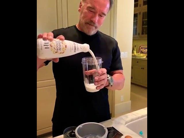 Arnold Schwarzenegger's high protein smoothie recipe for muscle gaining