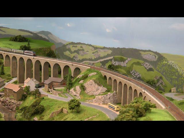 Spur N Modelleisenbahn: Viadukt von Mirandol – SNCF Spur N Anlage vom Club Maquettisme Sedanais