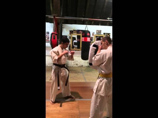 Tsuyoi-Kakuto mawashi geri work.
