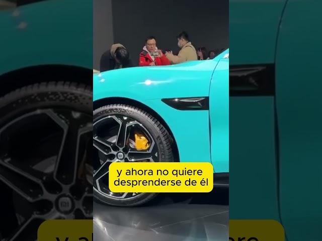 El presidente de Ford conduce un Xiaomi... y le encanta