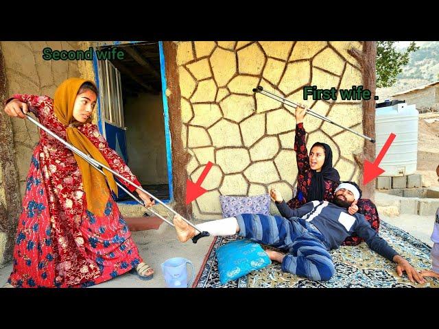 Tension between two nomadic women and Faraj's husband