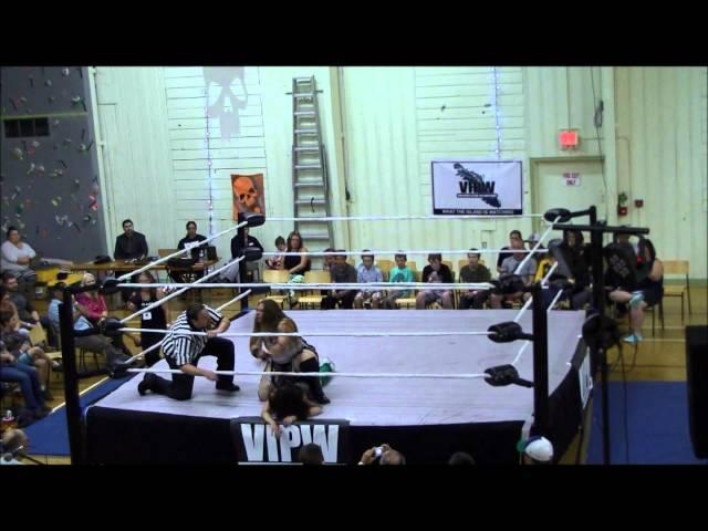 Riea vs Vixxxen - King Of The Road (Cumberland, BC Augest 7th 2015)