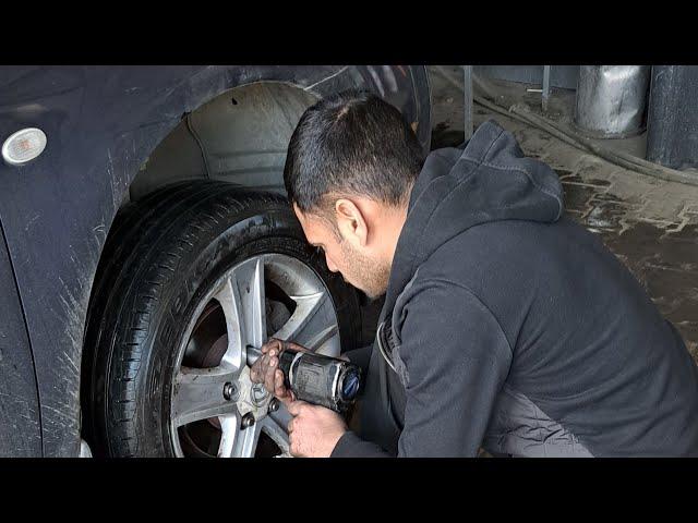 Pakistanezul care mi-a reparat roata la Mazda