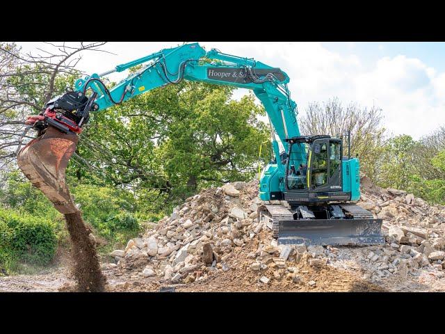 Hooper and Sons New Kobelco SK270 SR